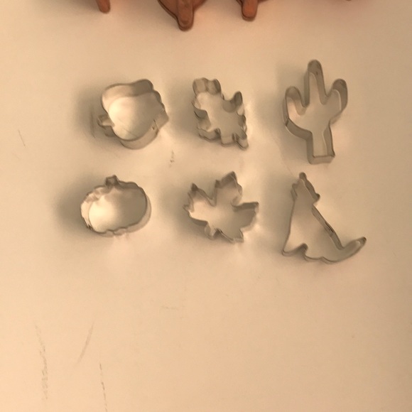 Set of 30 cookie cutters. - Picture 4 of 6